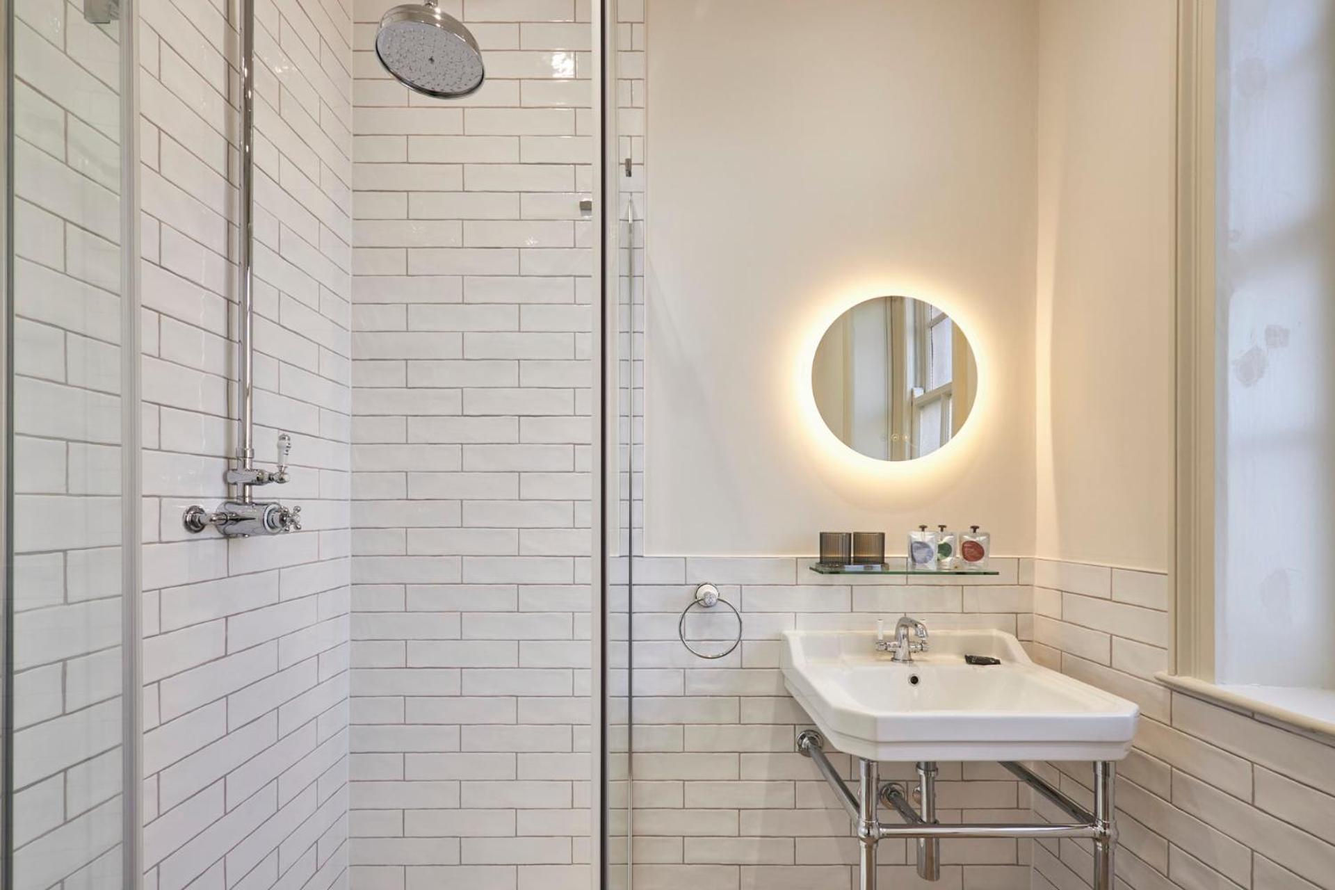 وولر Arlington House Hotel - Self Check-In Suites المظهر الخارجي الصورة