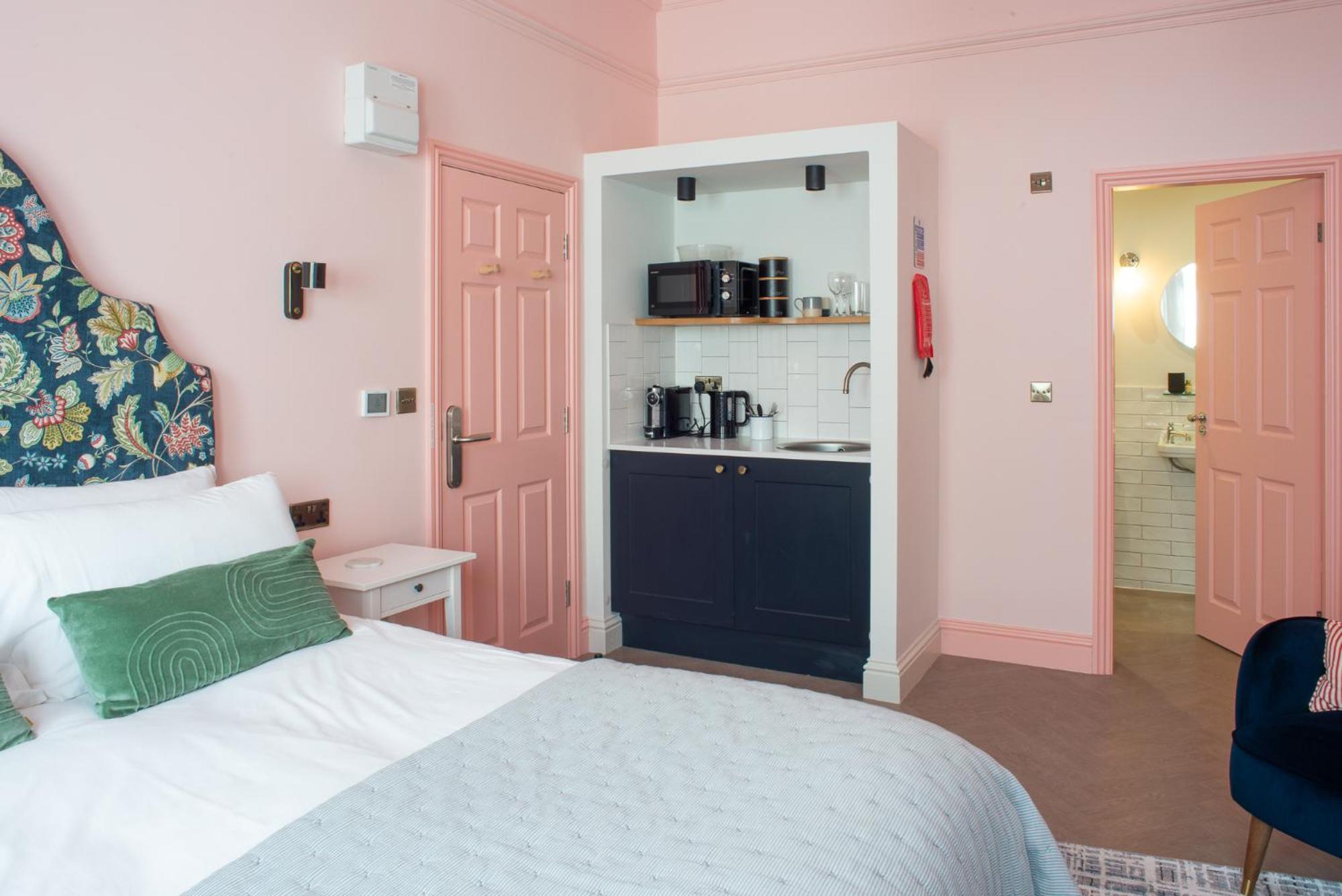 وولر Arlington House Hotel - Self Check-In Suites المظهر الخارجي الصورة
