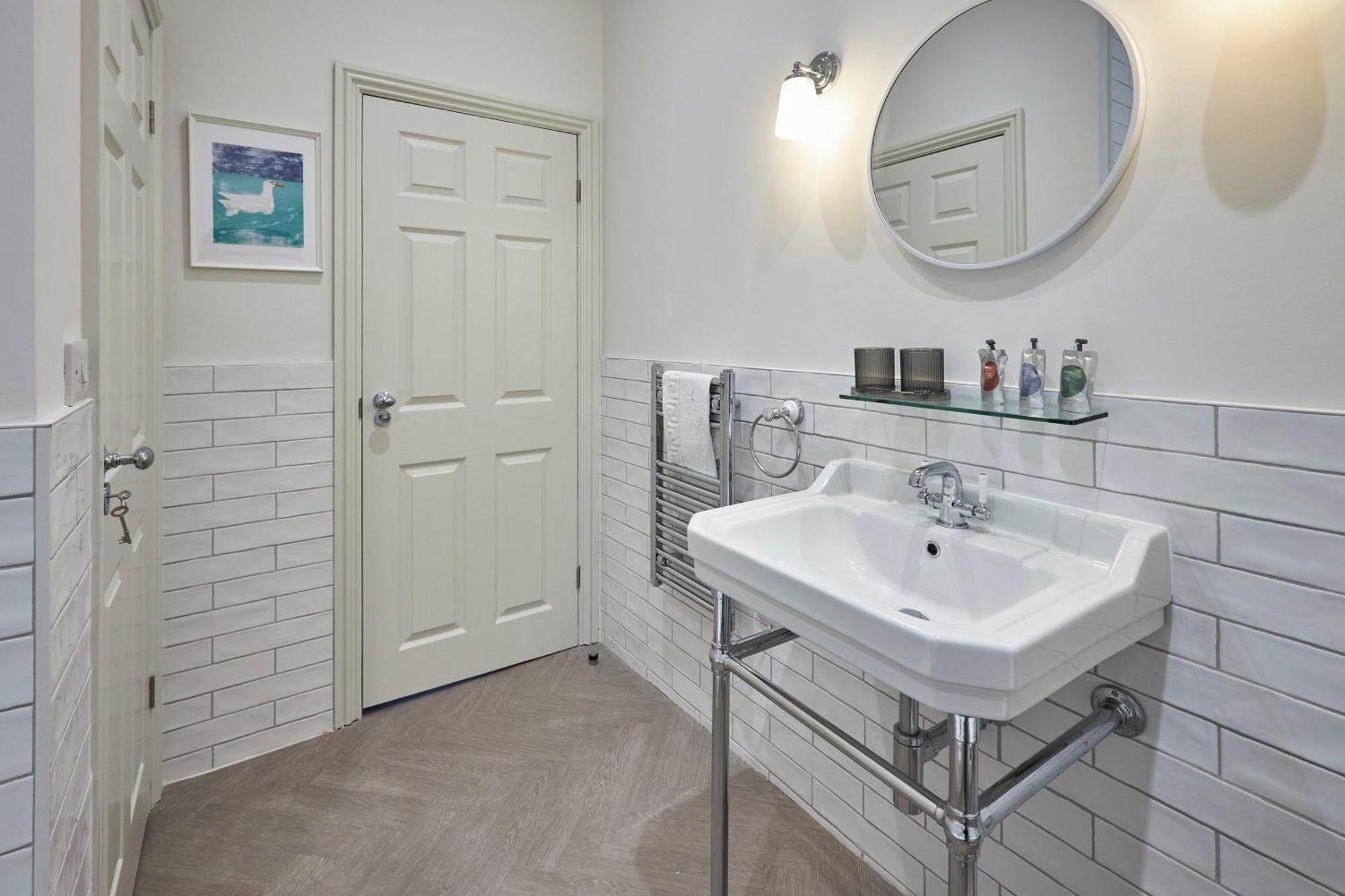 وولر Arlington House Hotel - Self Check-In Suites المظهر الخارجي الصورة